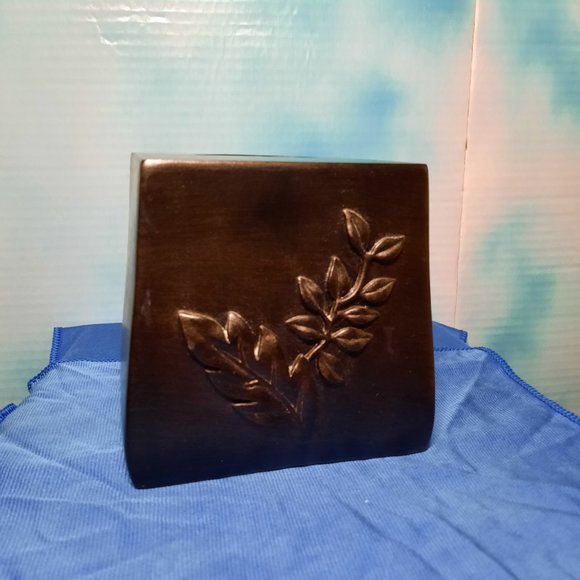 Decoritive Tissue Box - Picture 4 of 6